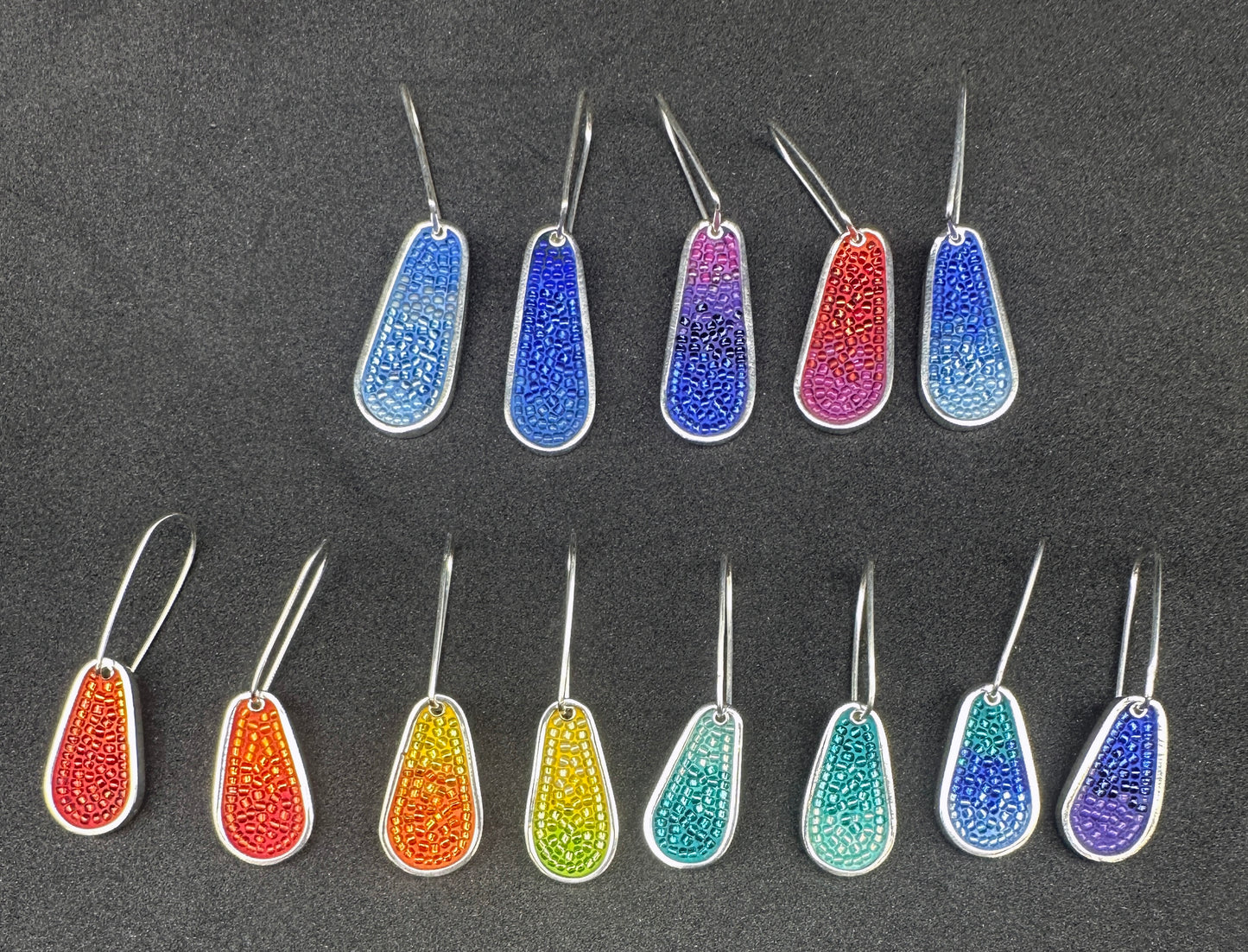 ONE Color Droplet Earring