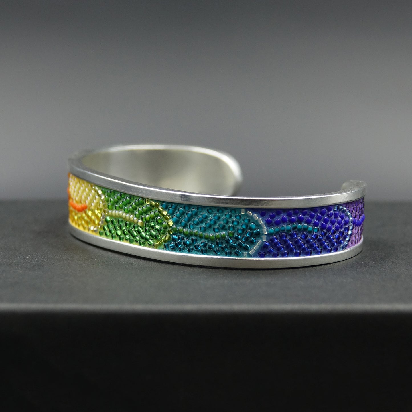 Prism: Feathers narrow cuff